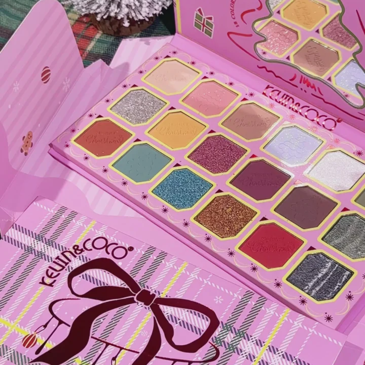 PALETA DE SOMBRAS ETERNAL LOVE 18 TONOS - KEVIN&COCO
